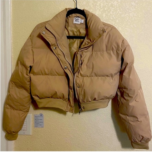 Jackets & Blazers - Princess Polly Cropped Puffer Jacket M/L